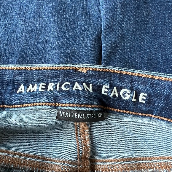 AEO Low-rise Flare Jean Size 4 - Picture 6 of 9